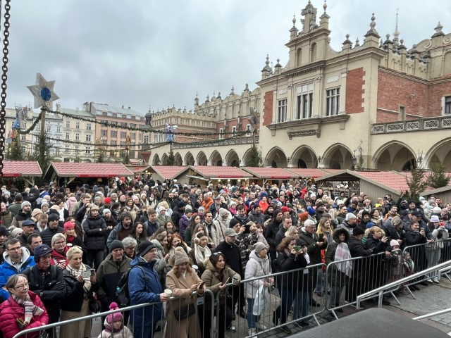 Jarmark Bożonarodzeniowy 2024 w Krakowie oficjalnie otwarty